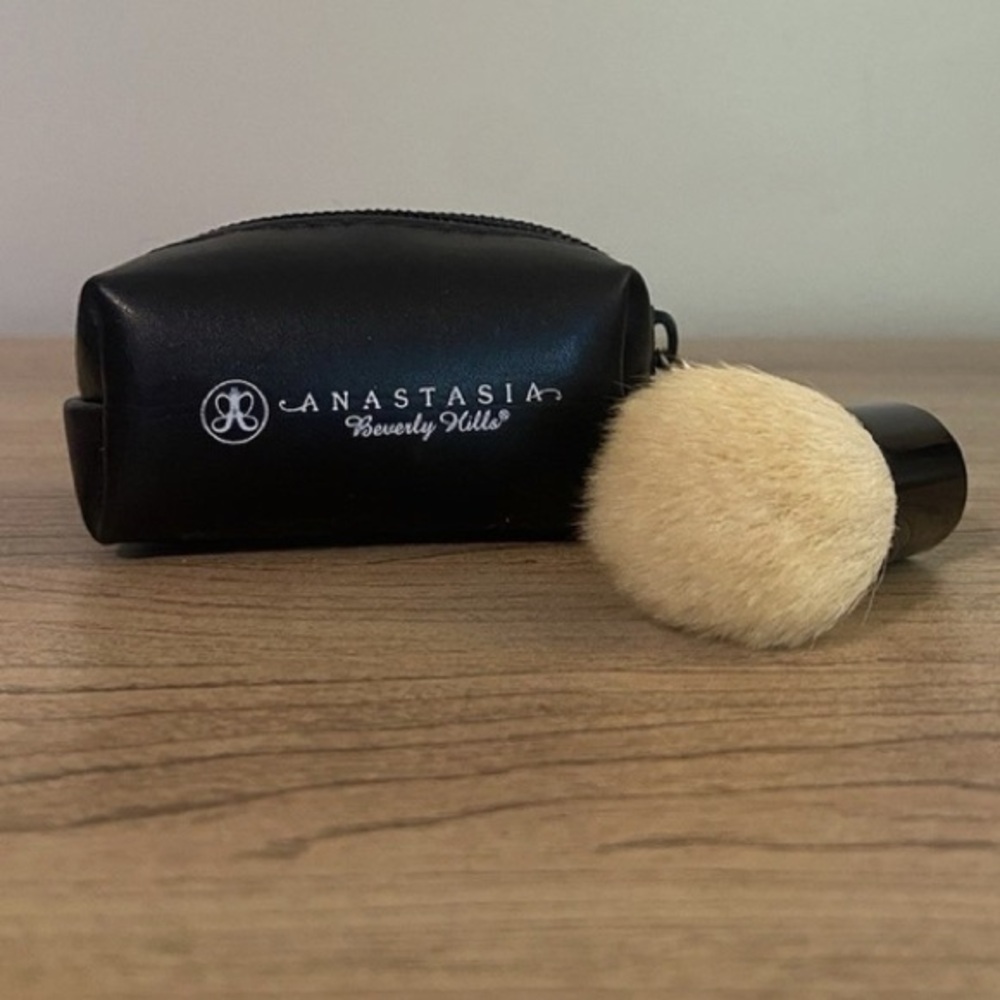 Anastasia Beverly Hills Kabuki Brush Set - Picture 2 of 6
